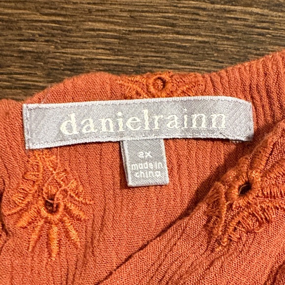 Daniel Rainn Plus Size 2X Orange Eyelet Lace Boho Sleeveless Top - Picture 5 of 10